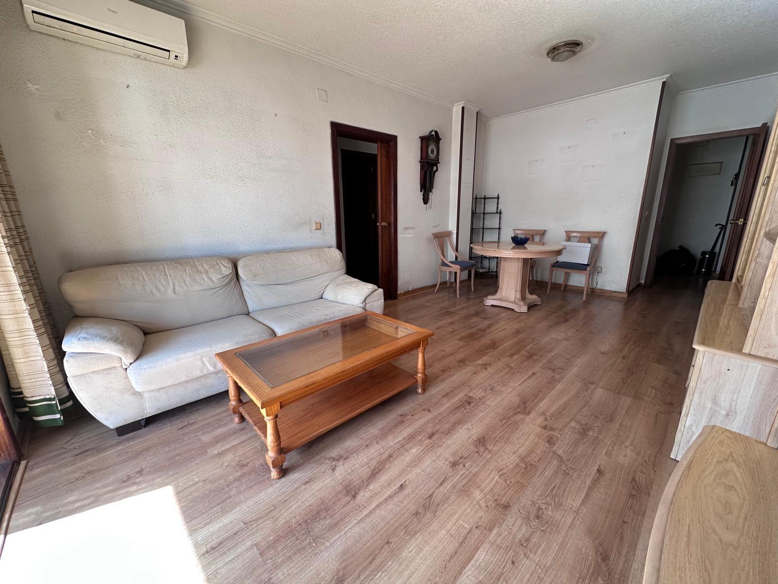 For sale - 4 Bedroom 2 Bathroom Apartment in Torrevieja - Torrevieja  - Alicante