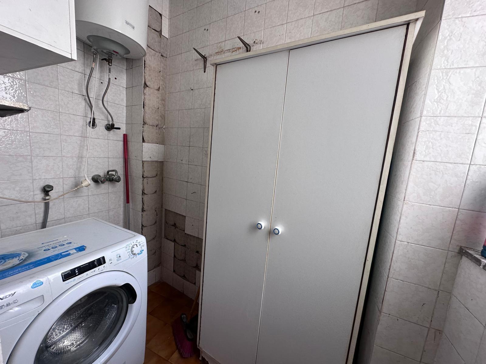For sale - 4 Bedroom 2 Bathroom Apartment in Torrevieja - Torrevieja  - Alicante