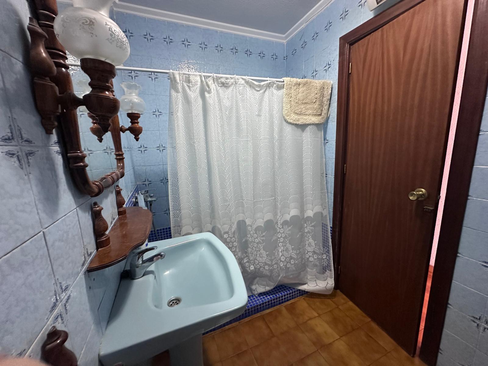 For sale - 4 Bedroom 2 Bathroom Apartment in Torrevieja - Torrevieja  - Alicante