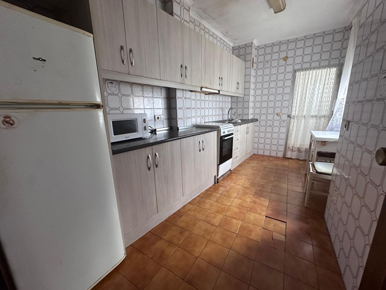 For sale - 4 Bedroom 2 Bathroom Apartment in Torrevieja - Torrevieja  - Alicante