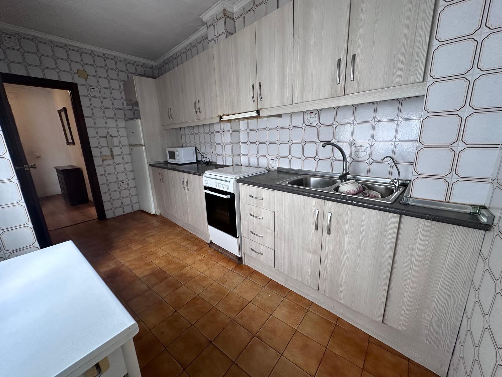 For sale - 4 Bedroom 2 Bathroom Apartment in Torrevieja - Torrevieja  - Alicante