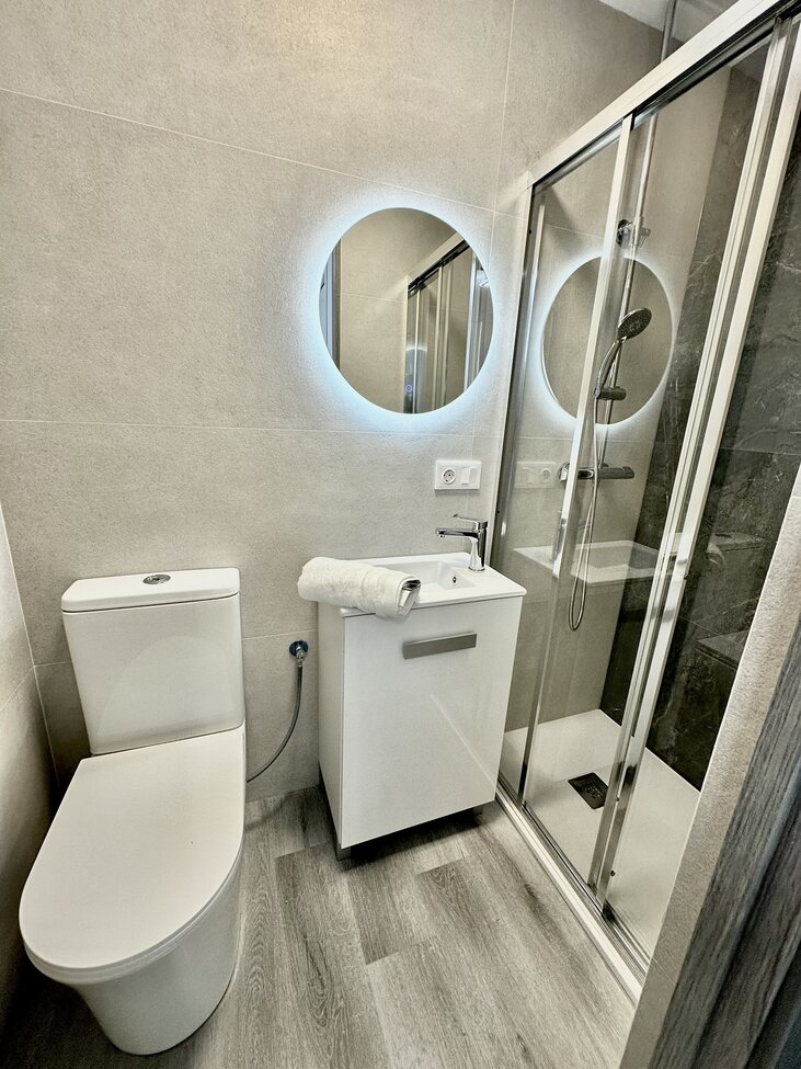 For sale - 3 Bedroom 2 Bathroom Apartment in Torrevieja - Centro  - Alicante