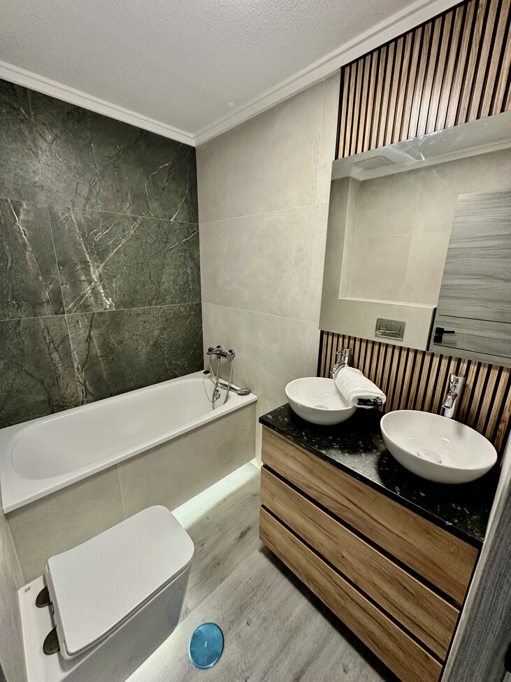 For sale - 3 Bedroom 2 Bathroom Apartment in Torrevieja - Centro  - Alicante
