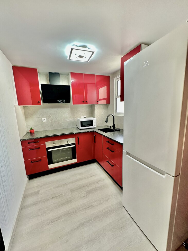 For sale - 3 Bedroom 2 Bathroom Apartment in Torrevieja - Centro  - Alicante