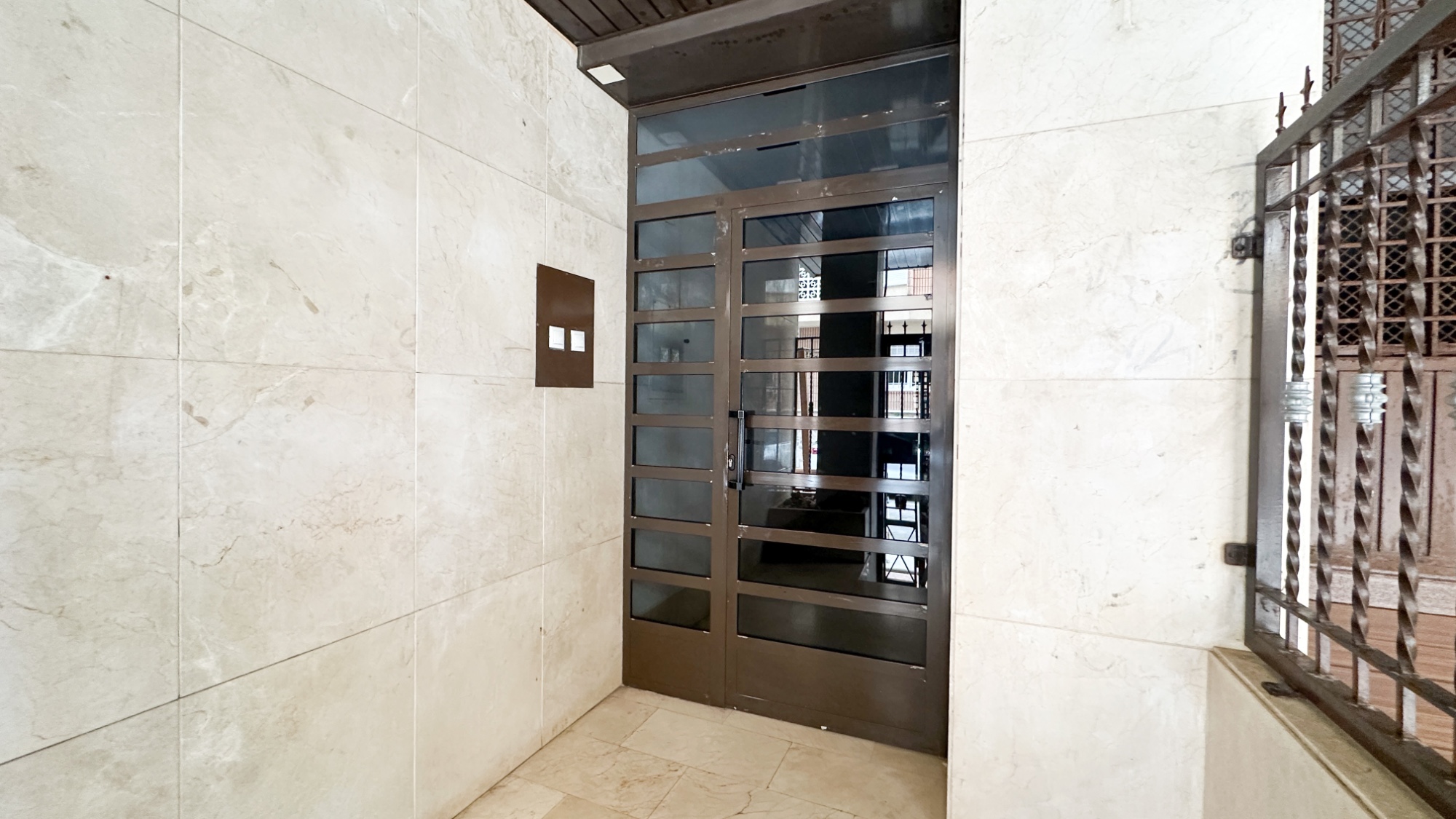 For sale - 2 Bedroom 1 Bathroom Apartment in Torrevieja - Costa Blanca  - Alicante