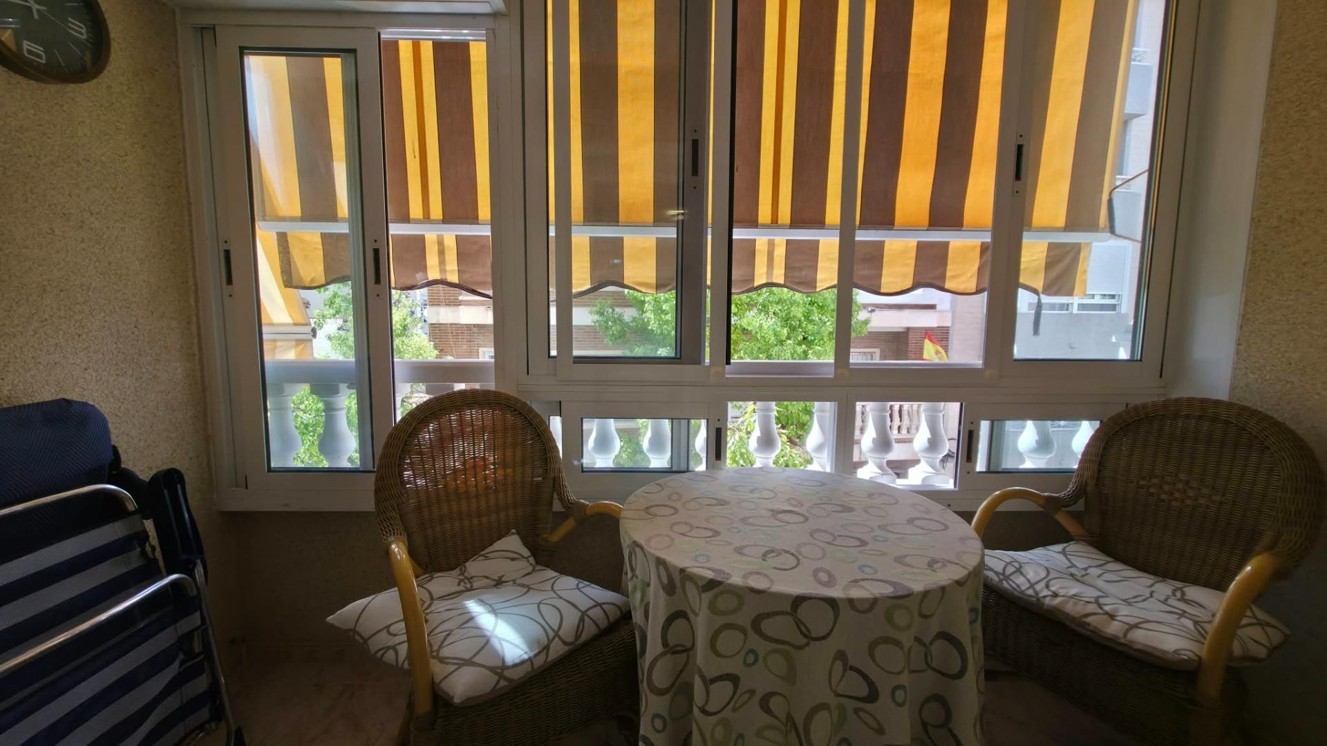 For sale - 3 Bedroom 2 Bathroom Apartment in Torrevieja - Playa Del Cura  - Alicante