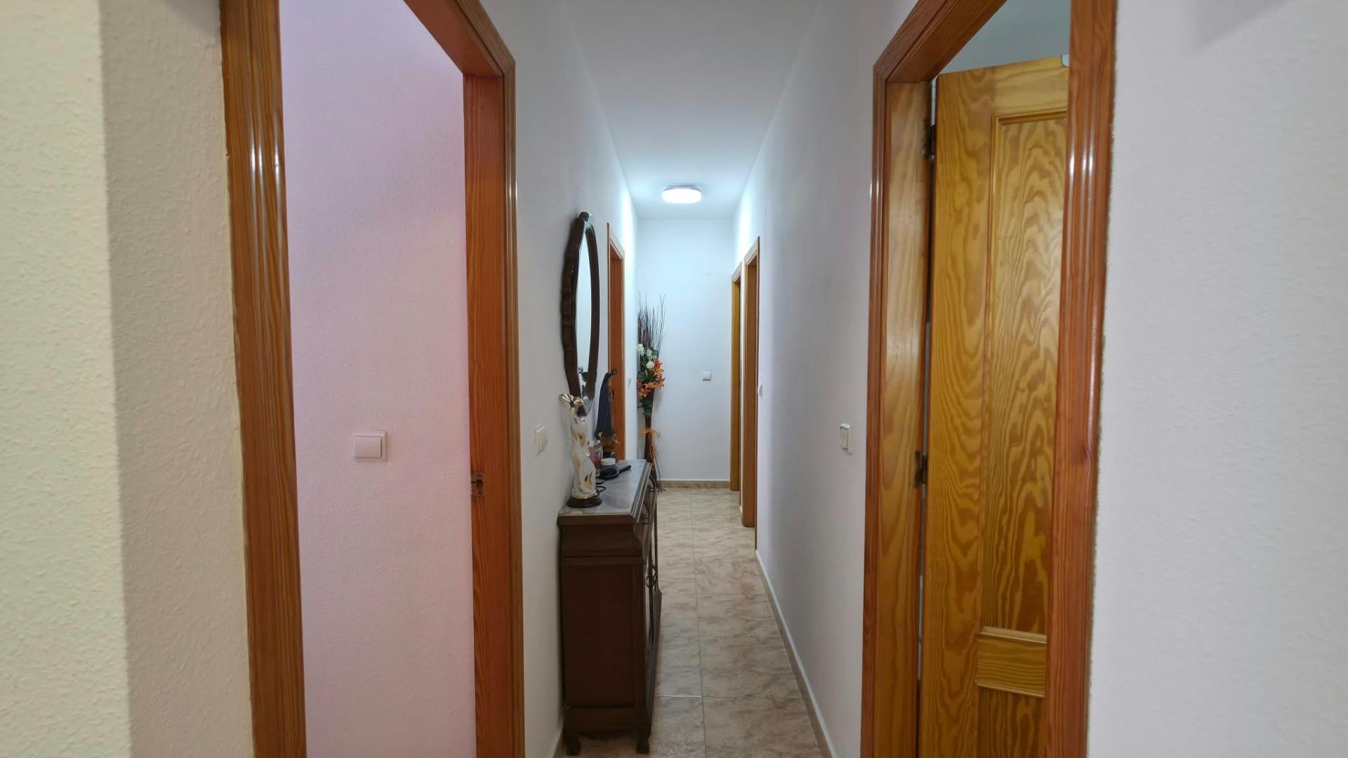 For sale - 3 Bedroom 2 Bathroom Apartment in Torrevieja - Playa Del Cura  - Alicante