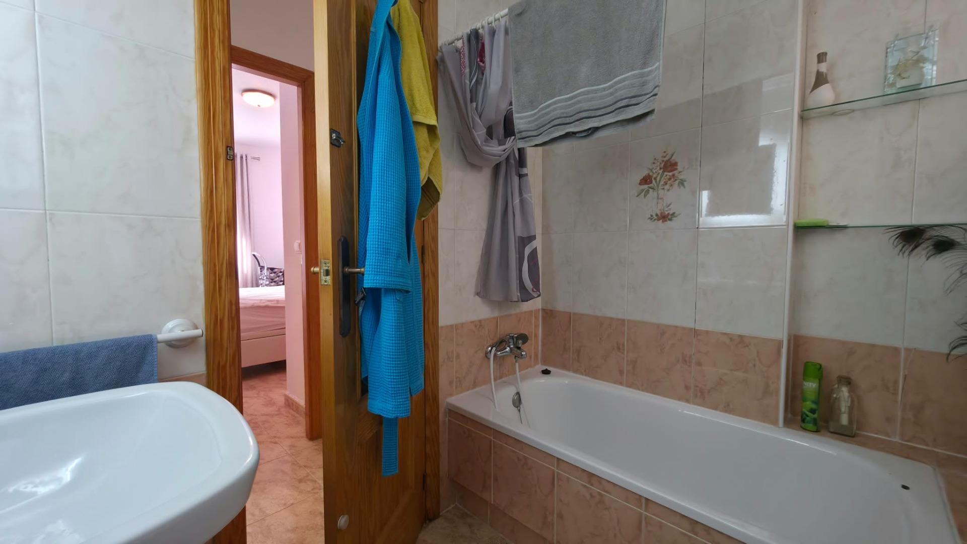 For sale - 3 Bedroom 2 Bathroom Apartment in Torrevieja - Playa Del Cura  - Alicante
