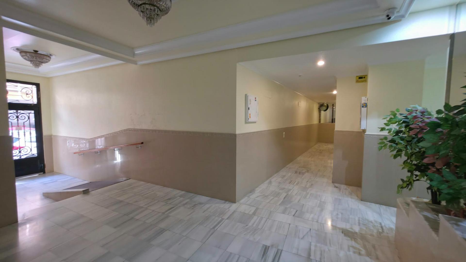 For sale - 3 Bedroom 2 Bathroom Apartment in Torrevieja - Playa Del Cura  - Alicante
