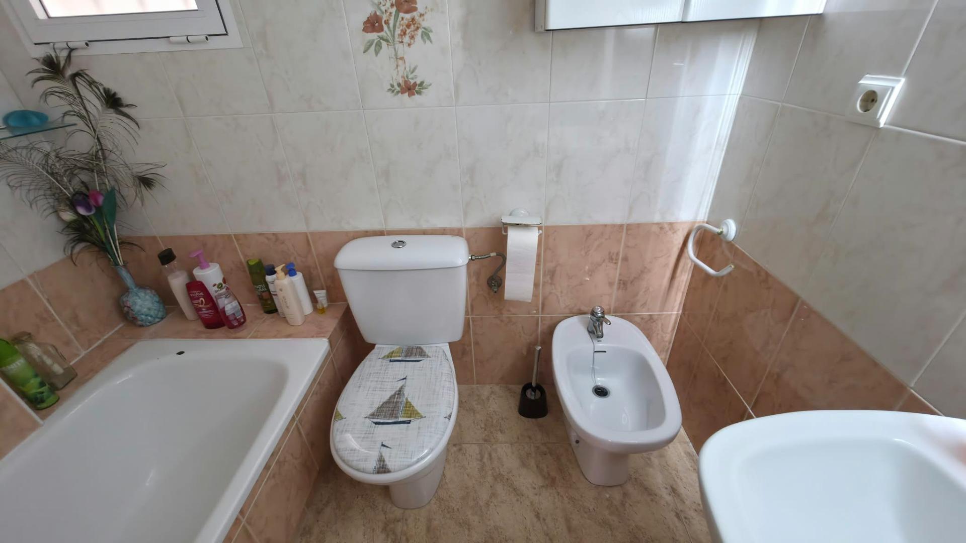 For sale - 3 Bedroom 2 Bathroom Apartment in Torrevieja - Playa Del Cura  - Alicante