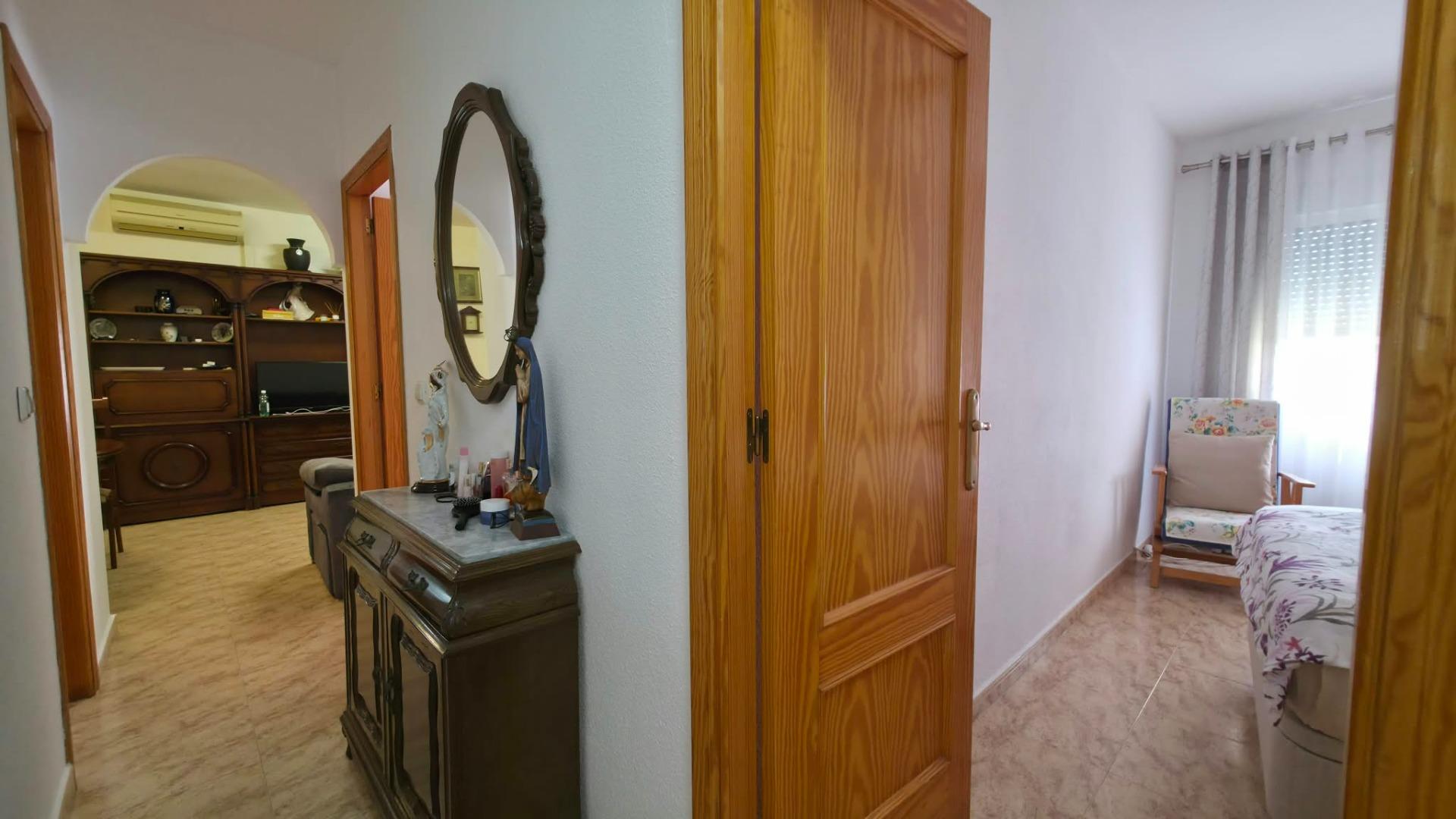 For sale - 3 Bedroom 2 Bathroom Apartment in Torrevieja - Playa Del Cura  - Alicante