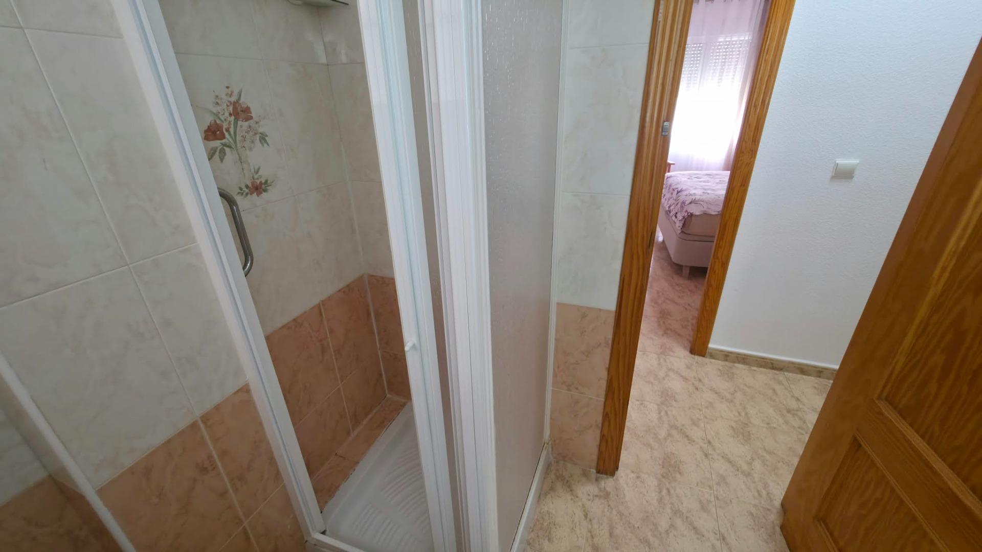 For sale - 3 Bedroom 2 Bathroom Apartment in Torrevieja - Playa Del Cura  - Alicante