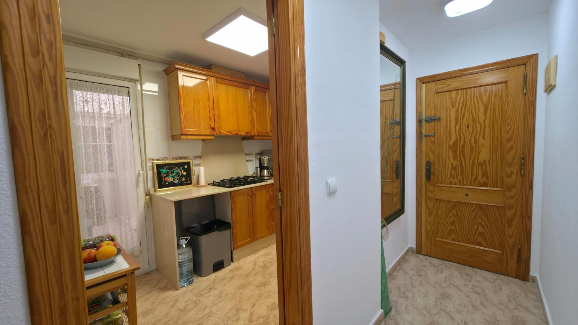 For sale - 3 Bedroom 2 Bathroom Apartment in Torrevieja - Playa Del Cura  - Alicante