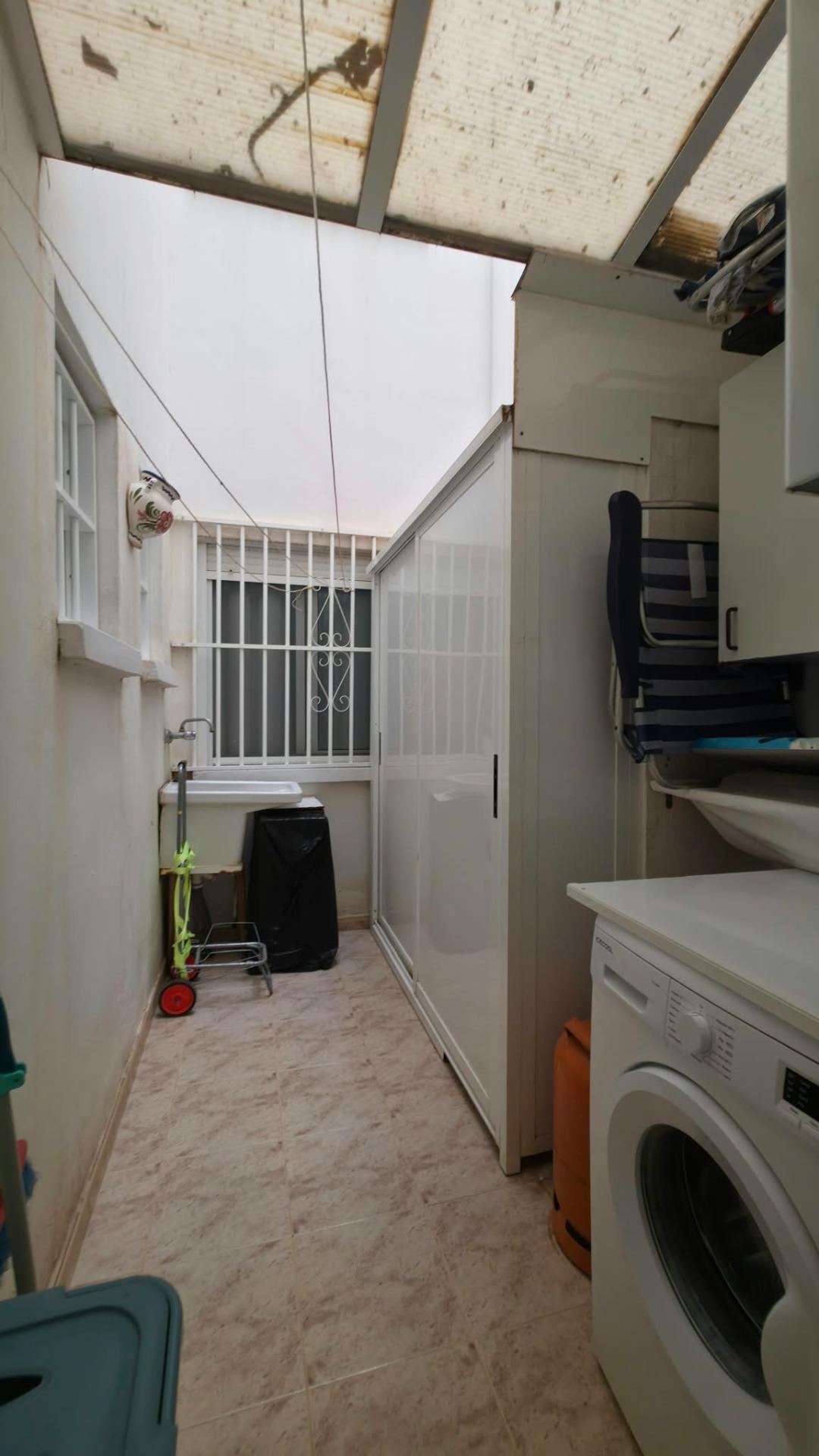 For sale - 3 Bedroom 2 Bathroom Apartment in Torrevieja - Playa Del Cura  - Alicante