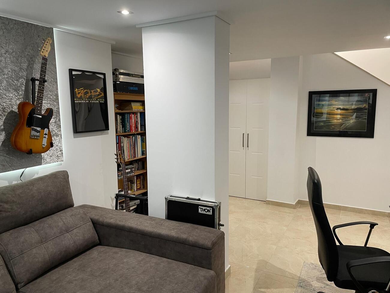 For sale - 5 Bedroom 4 Bathroom Villa in Villamartin - El Galan  - Alicante
