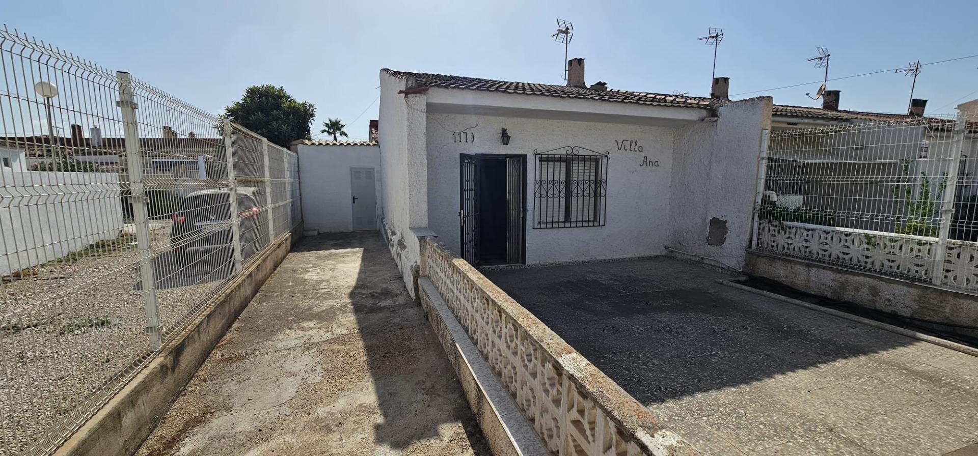 For sale - 2 Bedroom 1 Bathroom Town House in Torrevieja - Torreta Florida  - Alicante