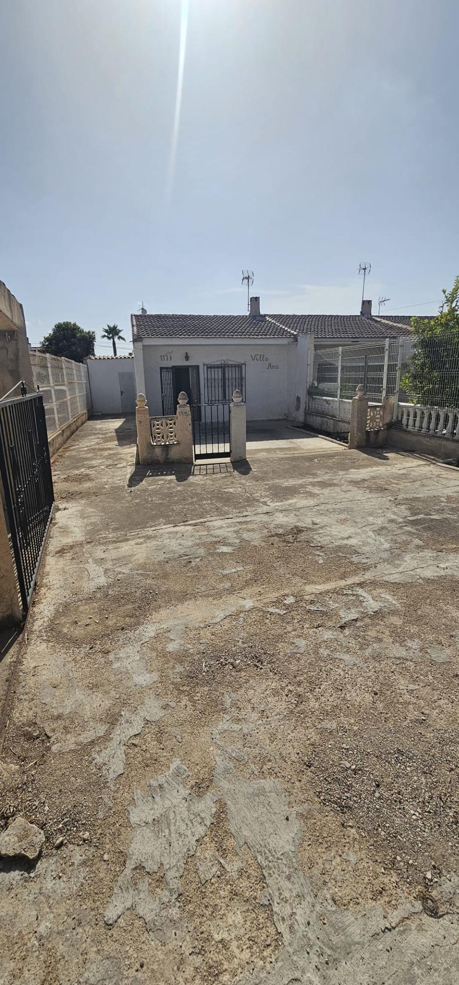 For sale - 2 Bedroom 1 Bathroom Town House in Torrevieja - Torreta Florida  - Alicante