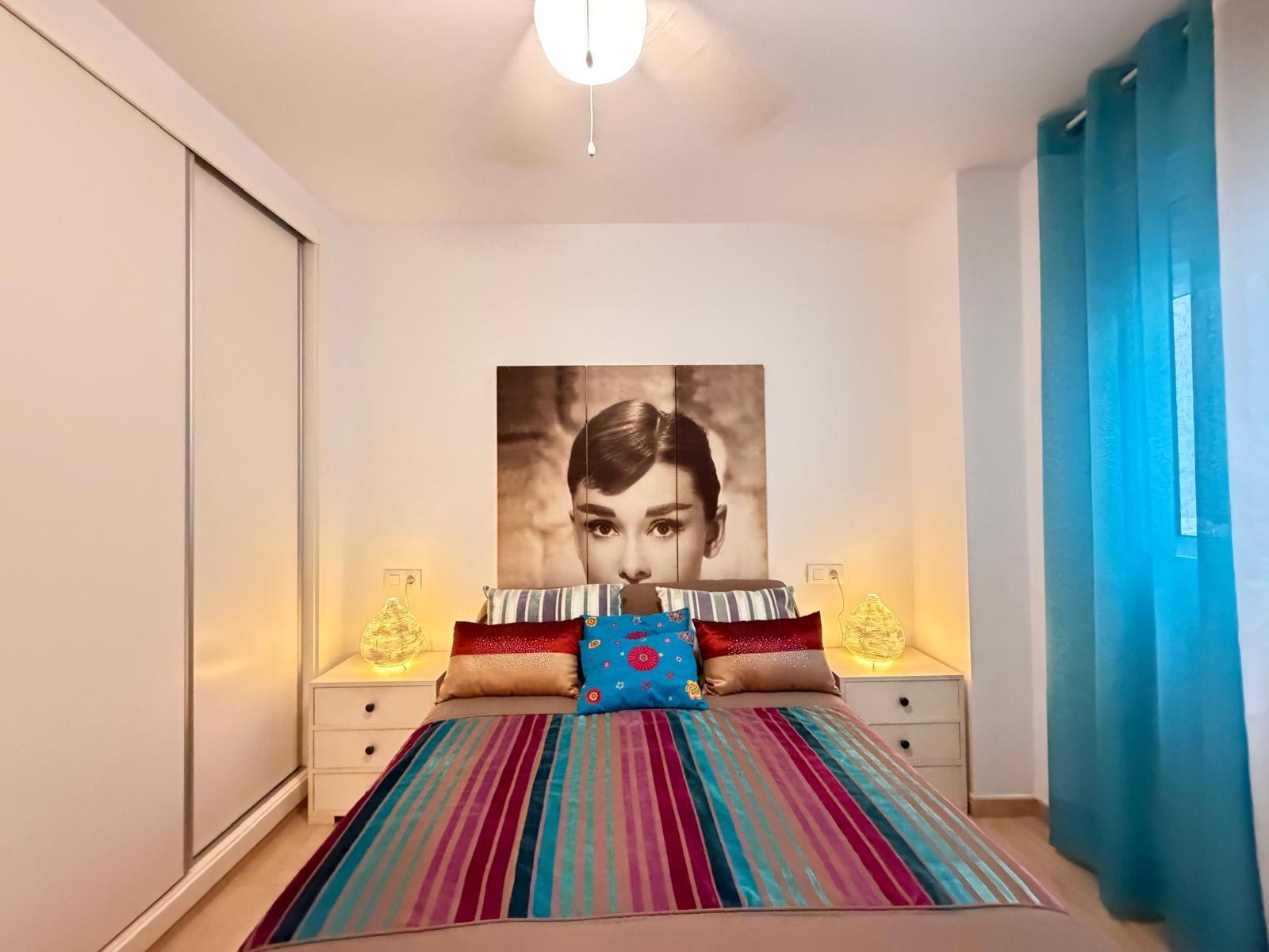 For sale - 2 Bedroom 1 Bathroom Apartment in Torrevieja - Paseo Maritimo  - Alicante