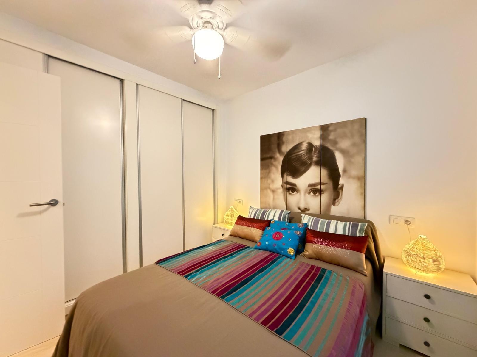 For sale - 2 Bedroom 1 Bathroom Apartment in Torrevieja - Paseo Maritimo  - Alicante