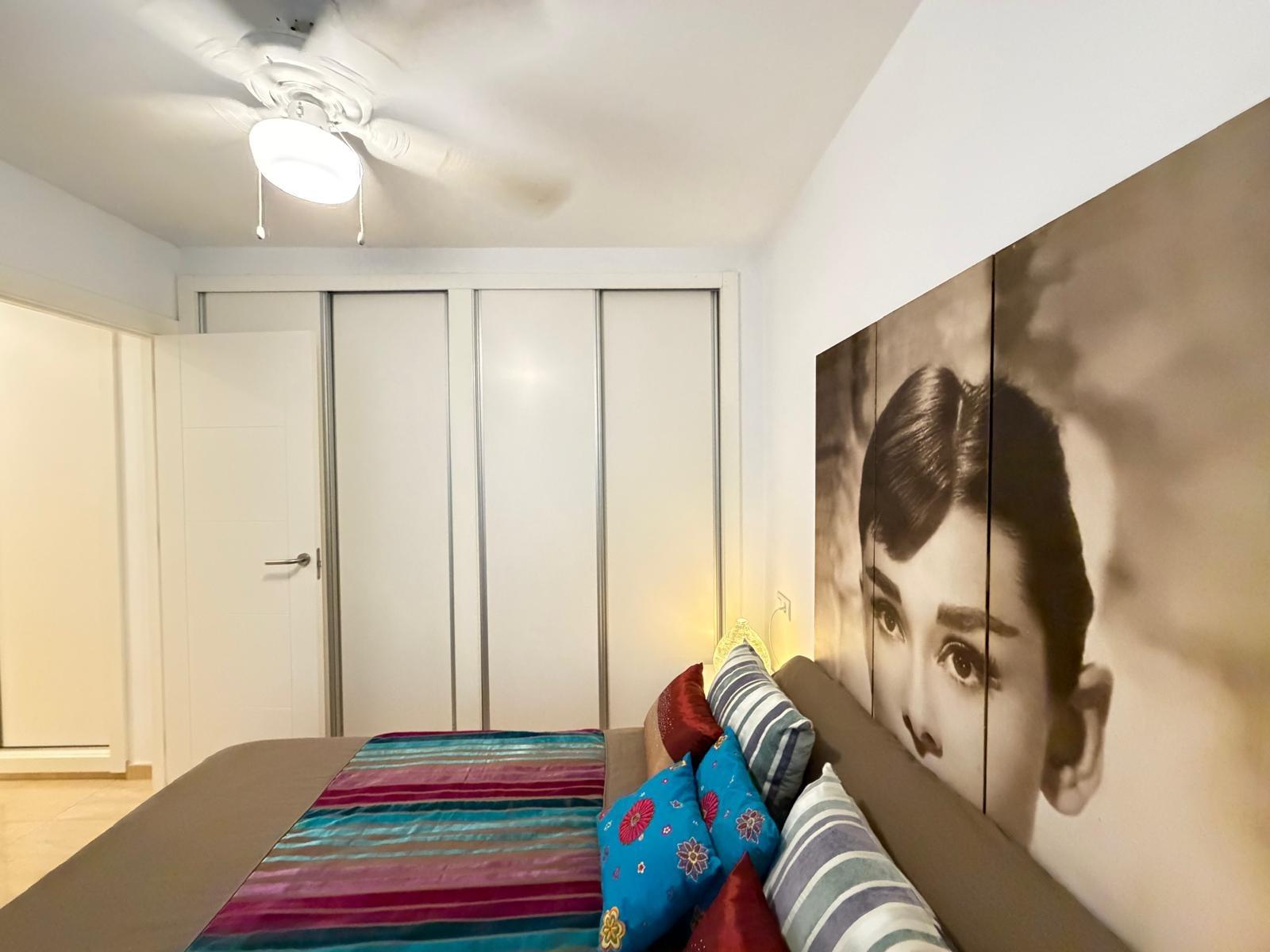 For sale - 2 Bedroom 1 Bathroom Apartment in Torrevieja - Paseo Maritimo  - Alicante