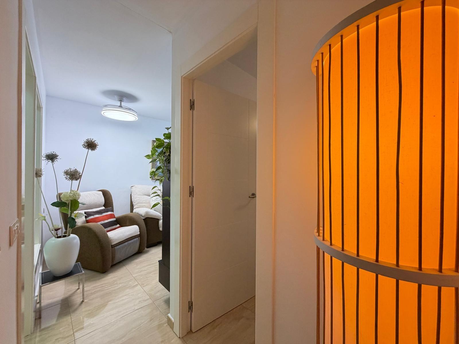 For sale - 2 Bedroom 1 Bathroom Apartment in Torrevieja - Paseo Maritimo  - Alicante