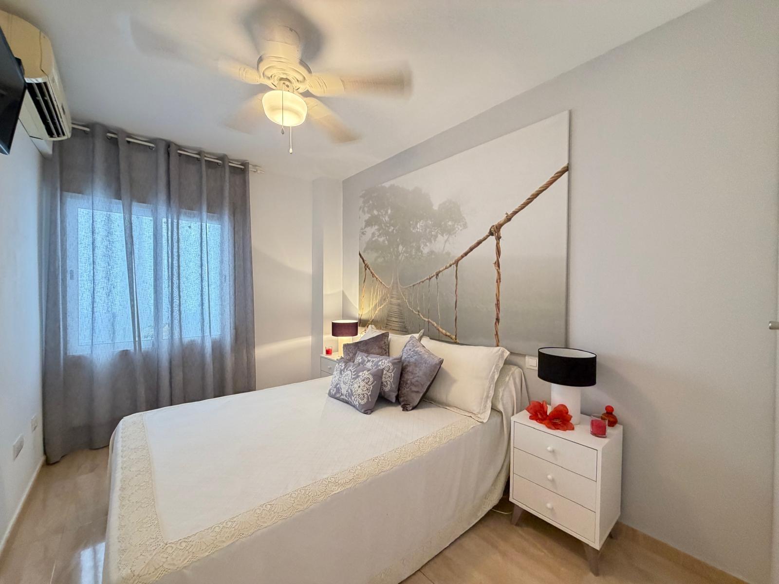 For sale - 2 Bedroom 1 Bathroom Apartment in Torrevieja - Paseo Maritimo  - Alicante