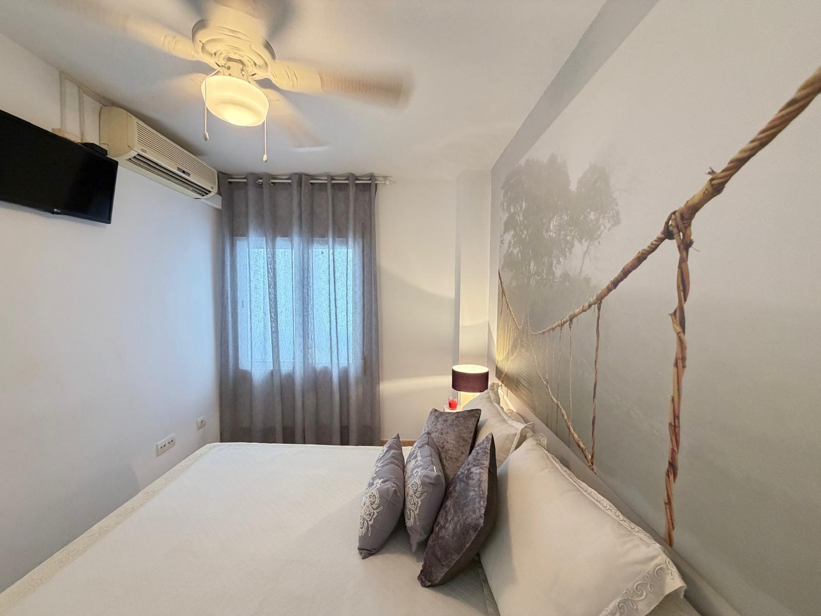 For sale - 2 Bedroom 1 Bathroom Apartment in Torrevieja - Paseo Maritimo  - Alicante