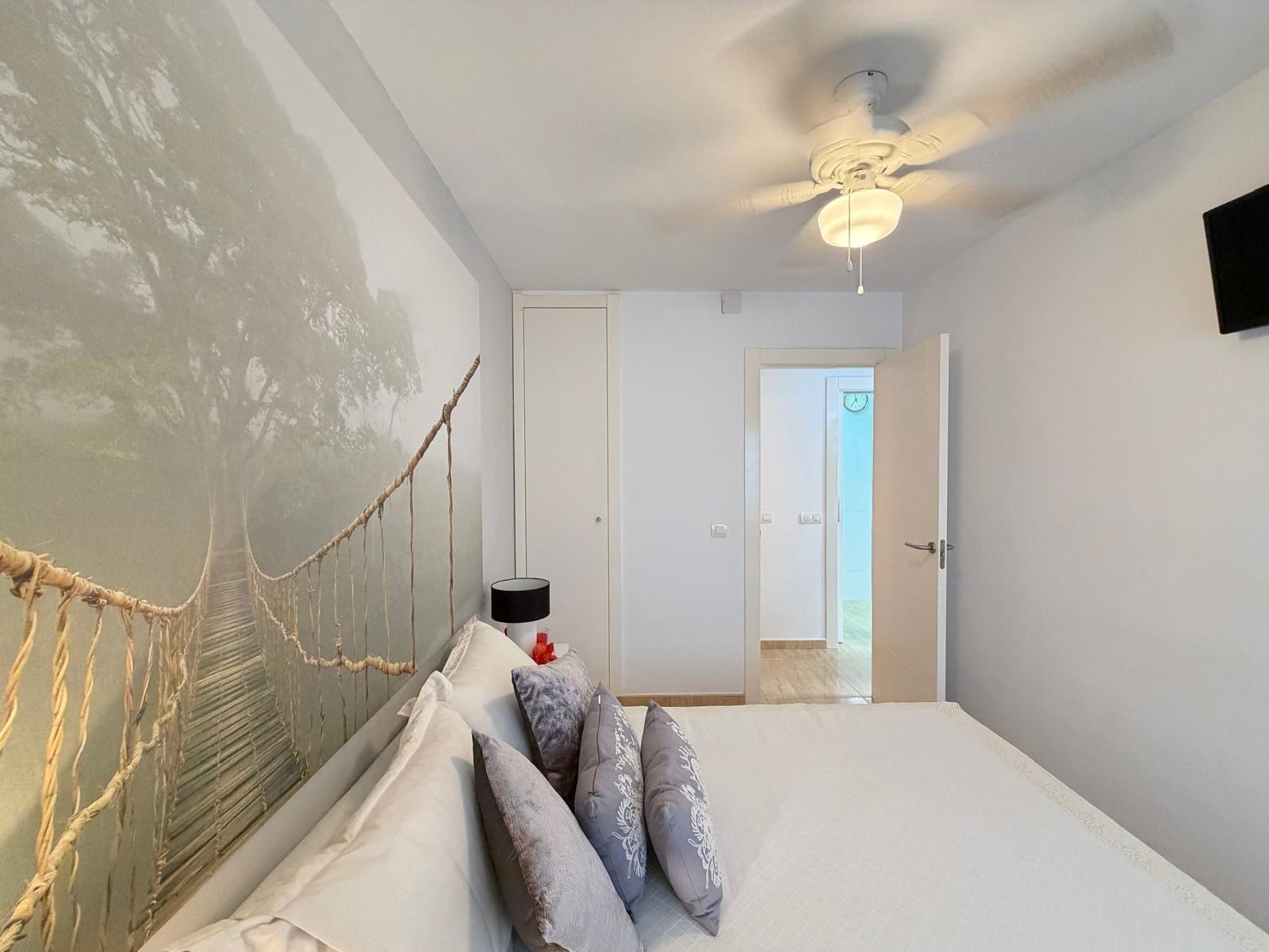 For sale - 2 Bedroom 1 Bathroom Apartment in Torrevieja - Paseo Maritimo  - Alicante