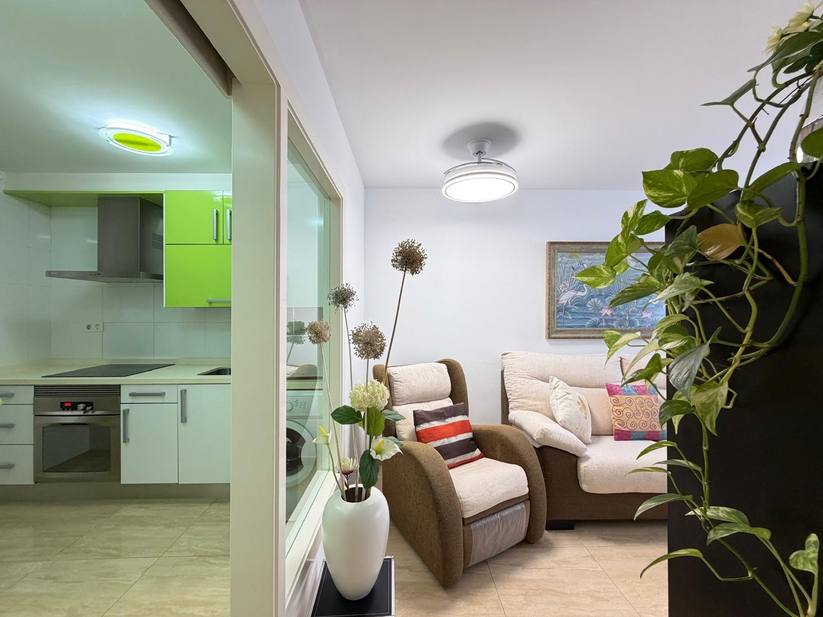 For sale - 2 Bedroom 1 Bathroom Apartment in Torrevieja - Paseo Maritimo  - Alicante