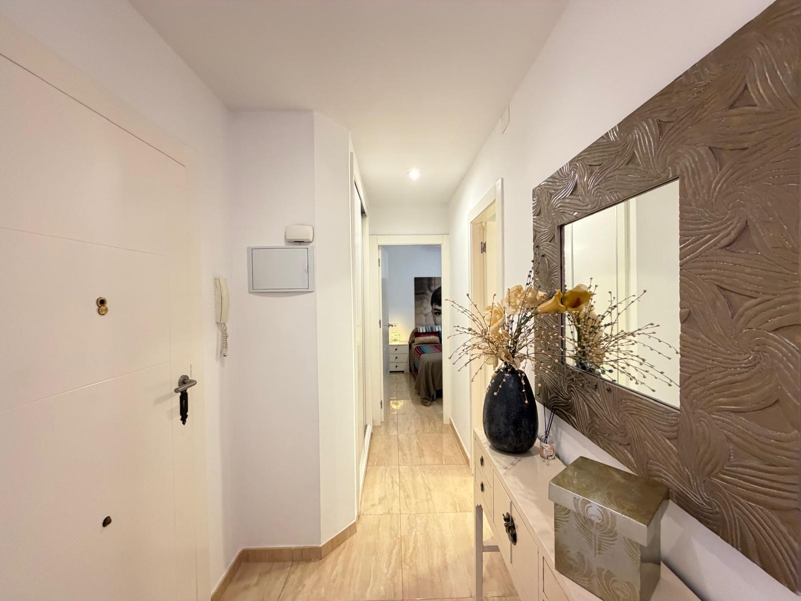 For sale - 2 Bedroom 1 Bathroom Apartment in Torrevieja - Paseo Maritimo  - Alicante