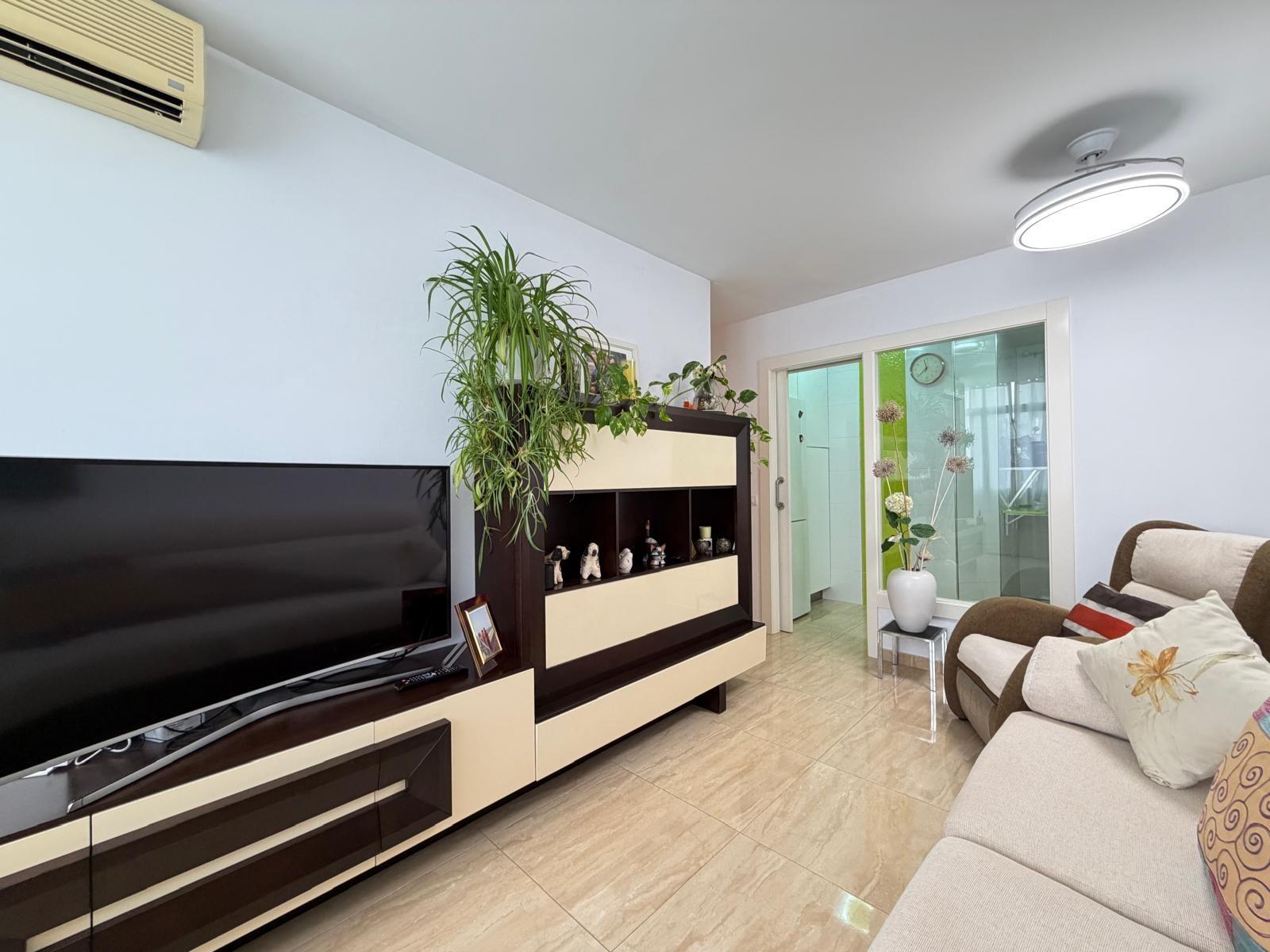 For sale - 2 Bedroom 1 Bathroom Apartment in Torrevieja - Paseo Maritimo  - Alicante