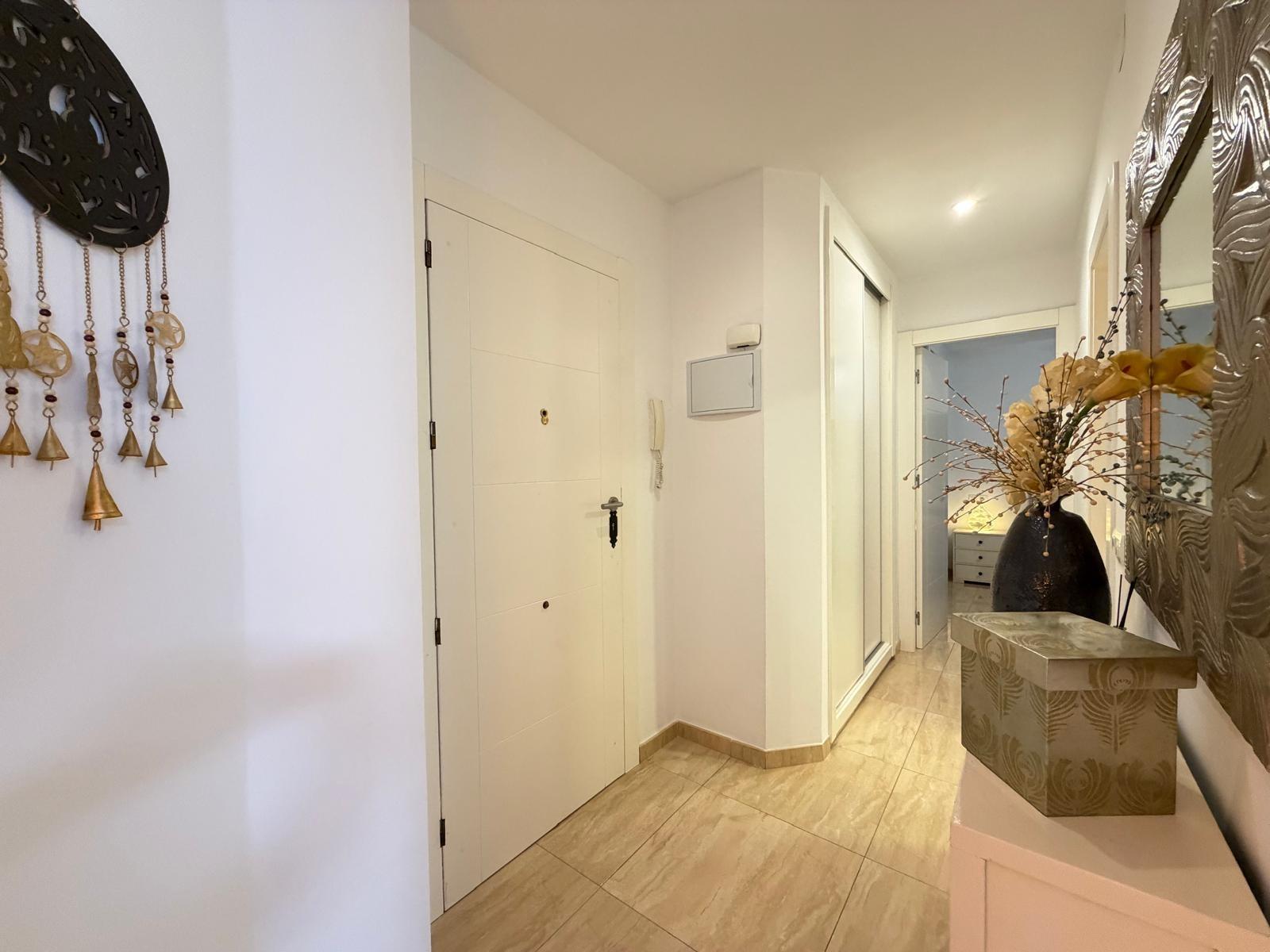 For sale - 2 Bedroom 1 Bathroom Apartment in Torrevieja - Paseo Maritimo  - Alicante