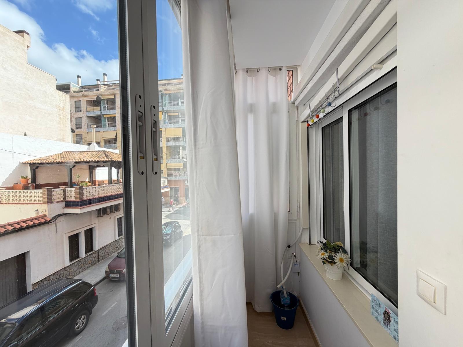 For sale - 2 Bedroom 1 Bathroom Apartment in Torrevieja - Paseo Maritimo  - Alicante