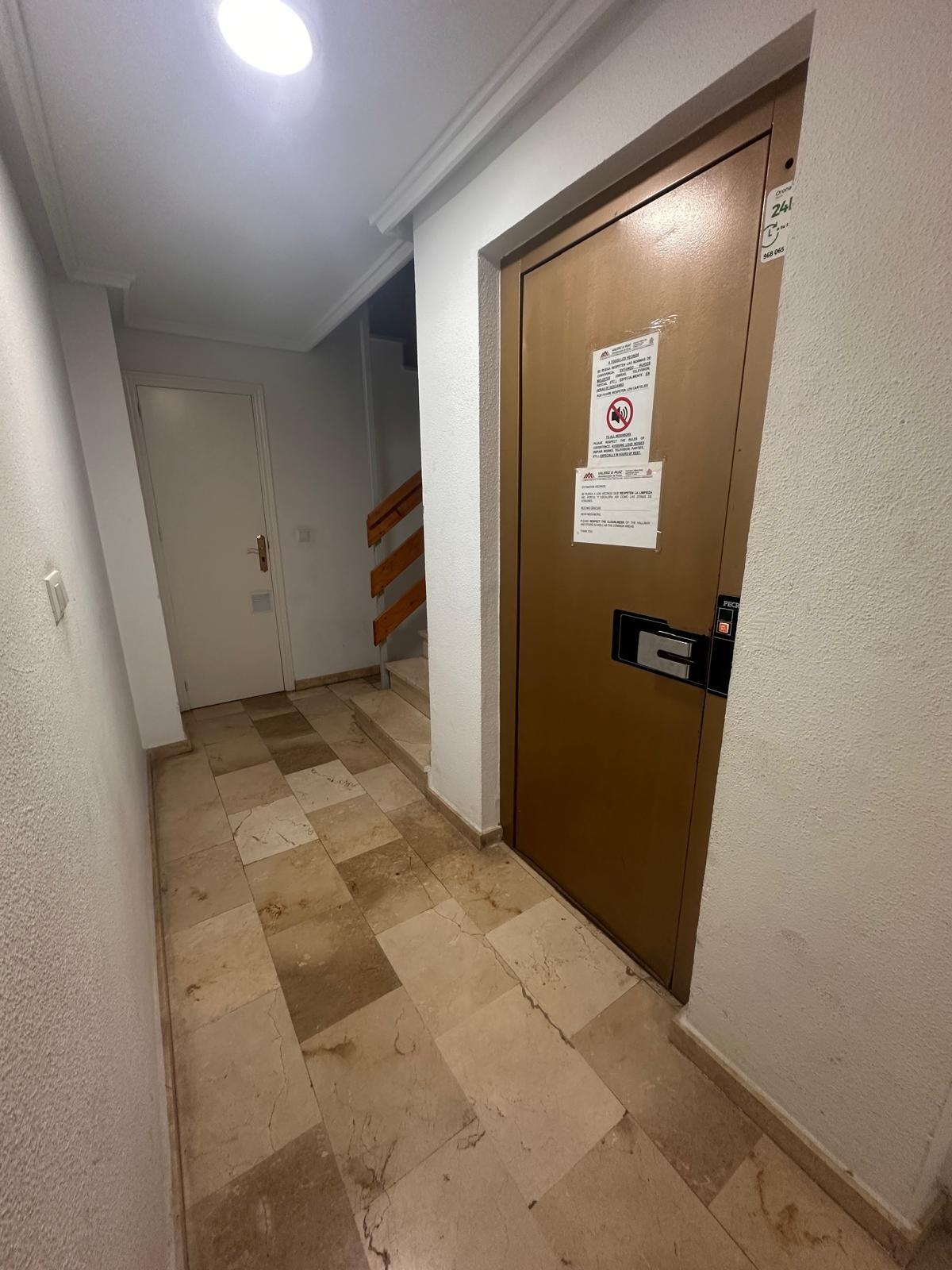 For sale - 2 Bedroom 1 Bathroom Penthouse in Torrevieja - Playa Del Cura  - Alicante
