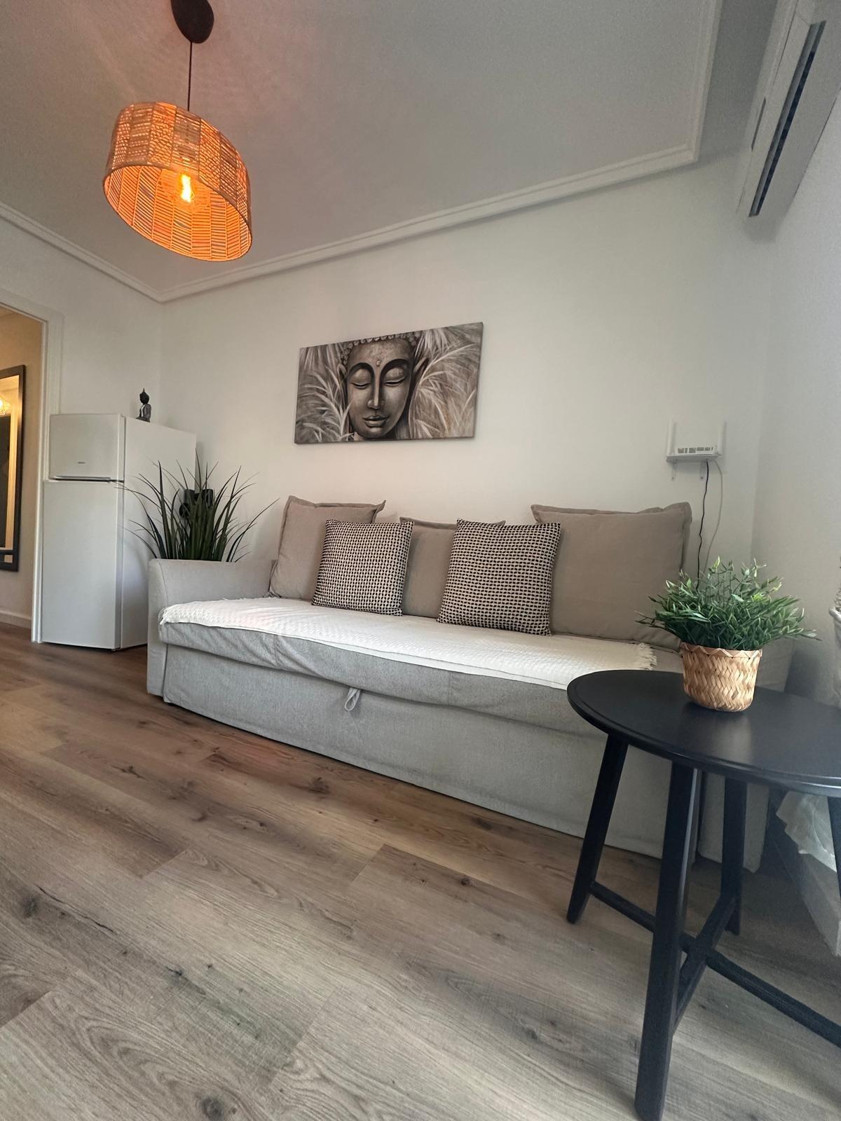 For sale - 2 Bedroom 1 Bathroom Penthouse in Torrevieja - Playa Del Cura  - Alicante