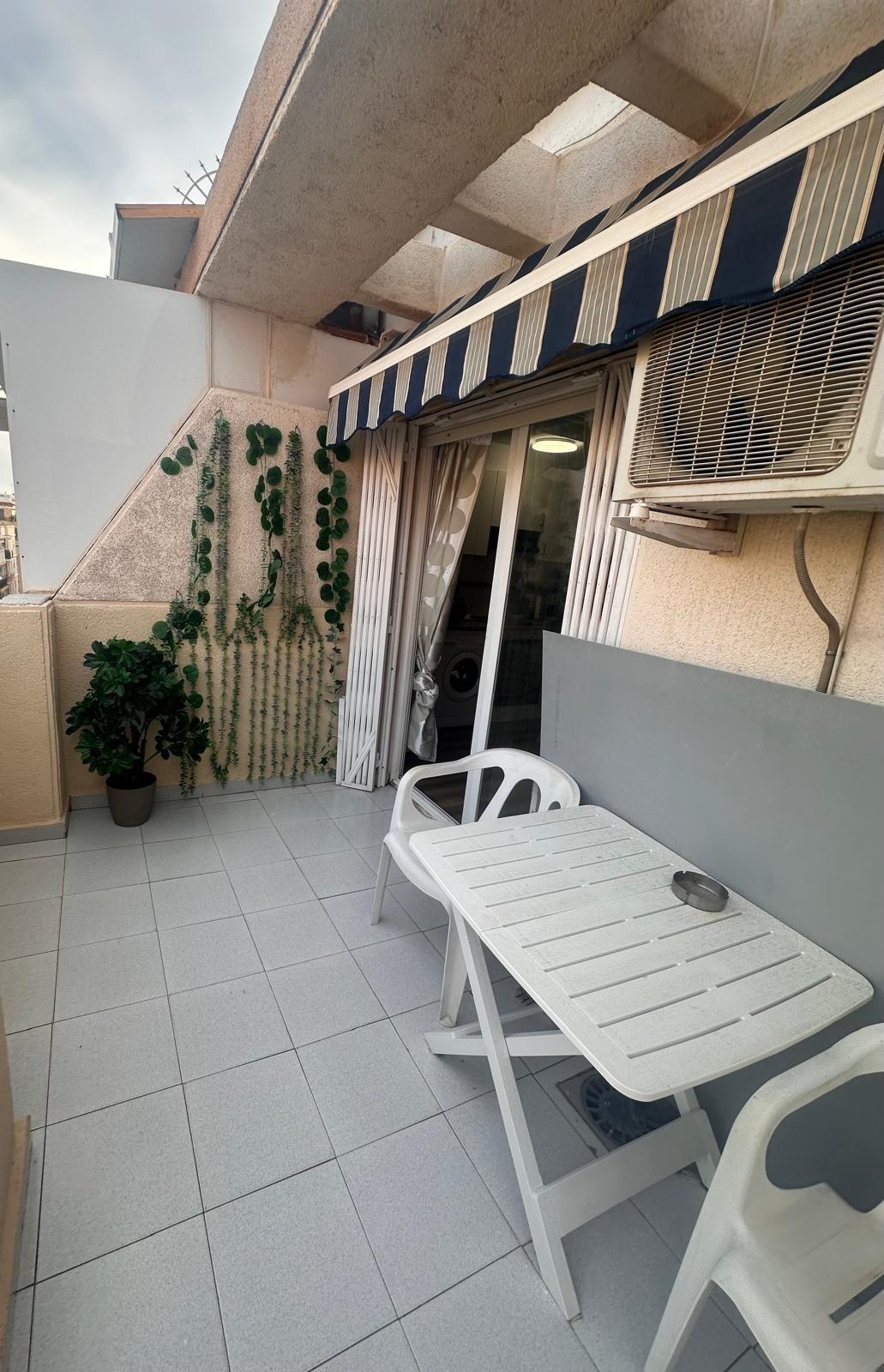 For sale - 2 Bedroom 1 Bathroom Penthouse in Torrevieja - Playa Del Cura  - Alicante