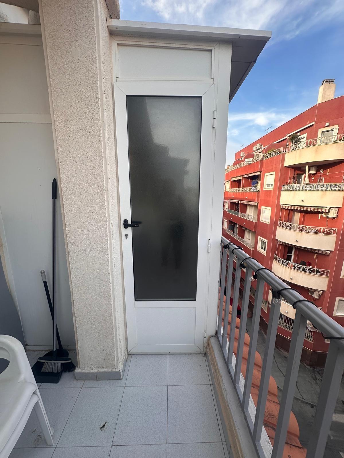 For sale - 2 Bedroom 1 Bathroom Penthouse in Torrevieja - Playa Del Cura  - Alicante