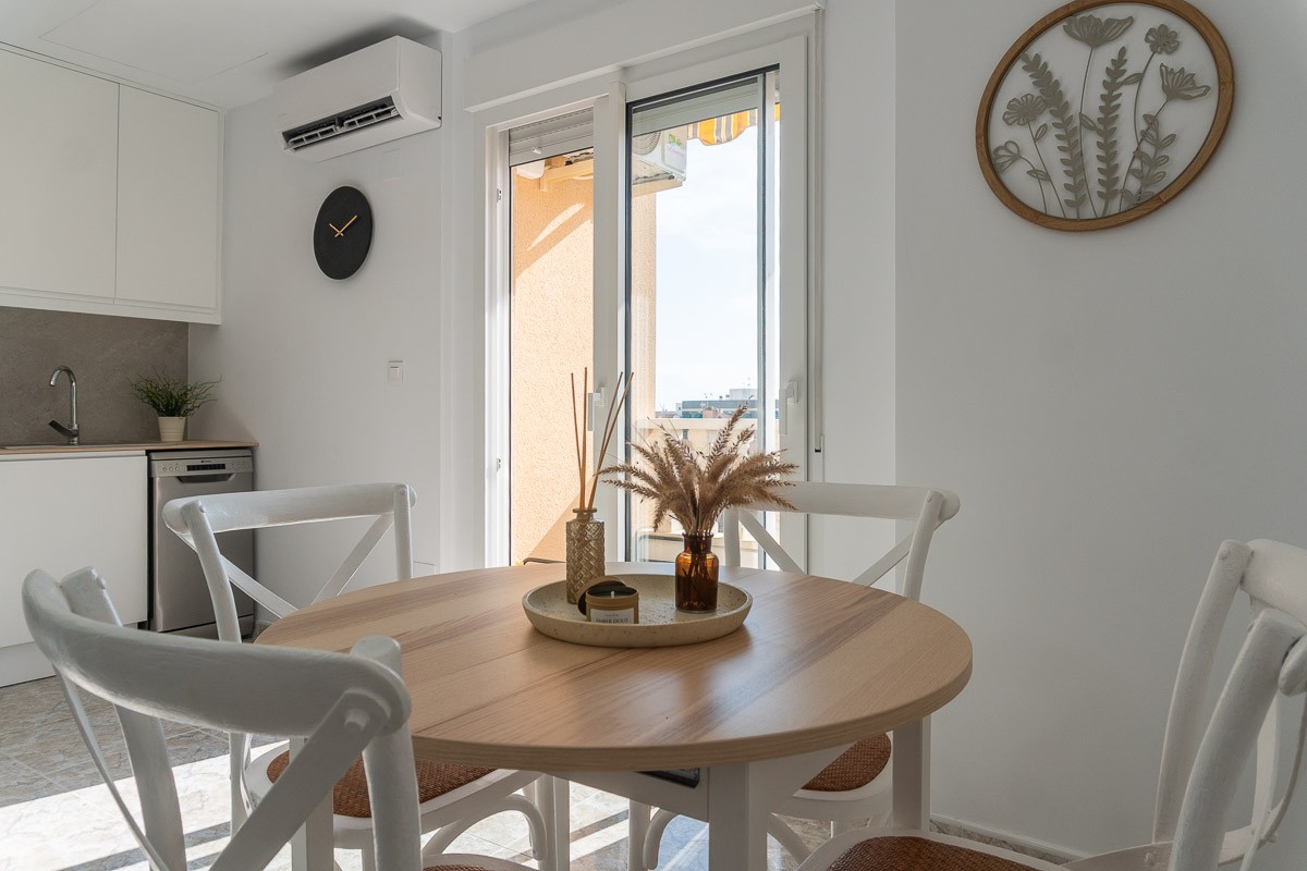 For sale - 2 Bedroom 1 Bathroom Apartment in Torrevieja - Costa Blanca  - Alicante