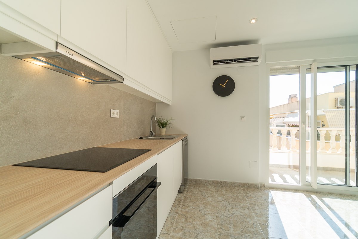 For sale - 2 Bedroom 1 Bathroom Apartment in Torrevieja - Costa Blanca  - Alicante