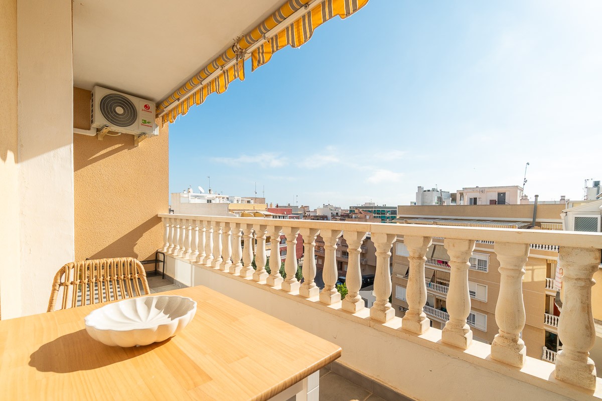 For sale - 2 Bedroom 1 Bathroom Apartment in Torrevieja - Costa Blanca  - Alicante
