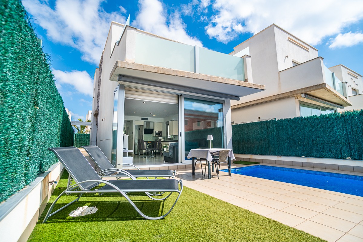 For sale - 3 Bedroom 2 Bathroom Villa in San Pedro del Pinatar - Costa Calida  - Murcia