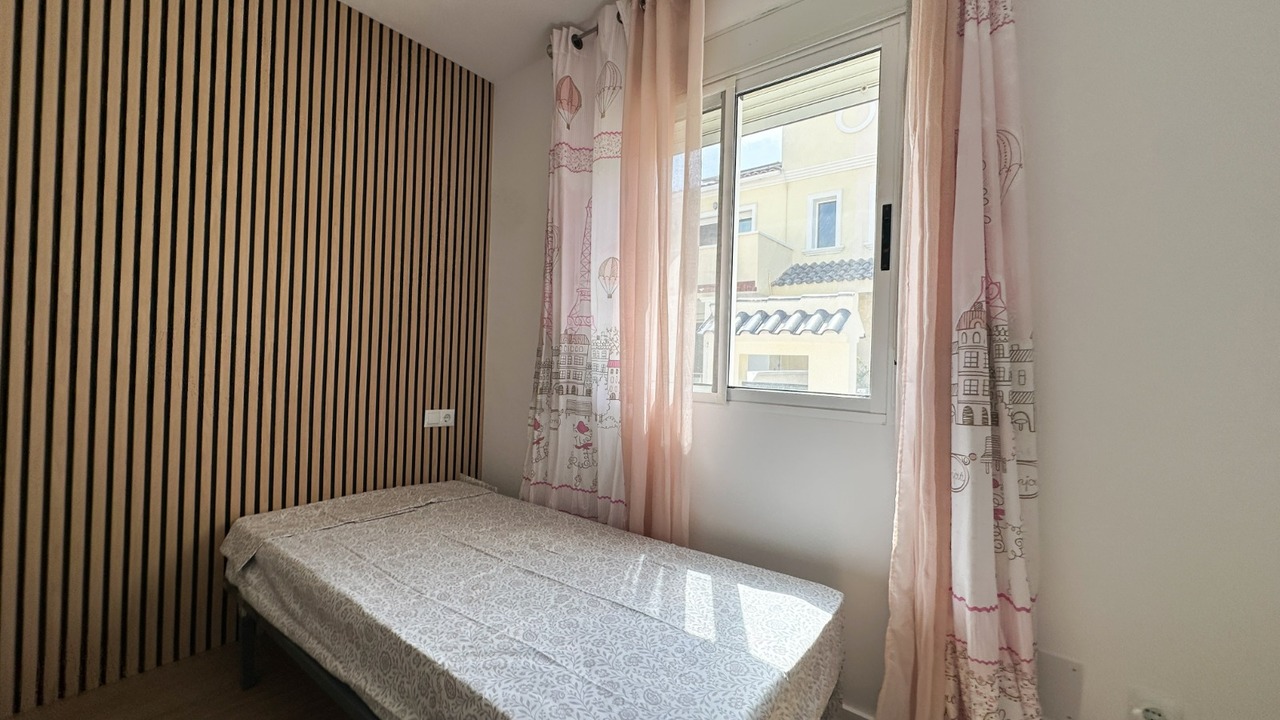 For sale - 3 Bedroom 2 Bathroom Villa in Villamartin - Costa Blanca  - Alicante