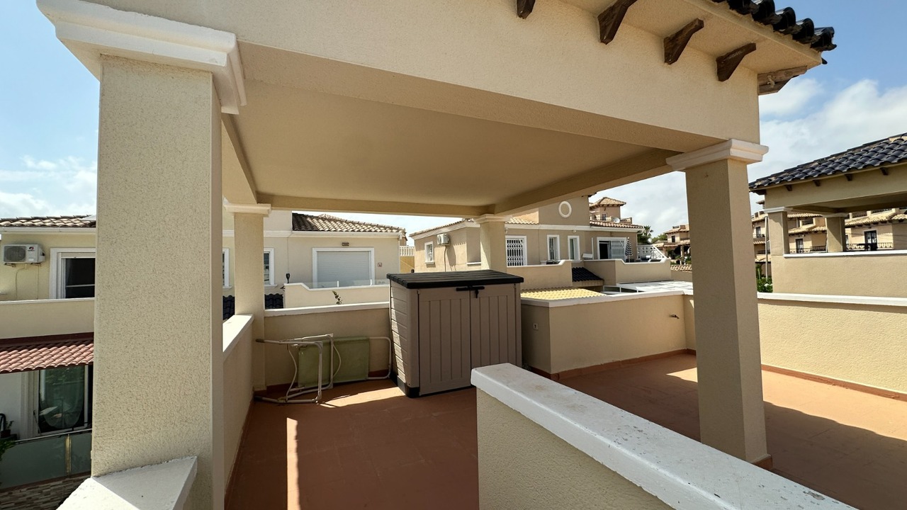 For sale - 3 Bedroom 2 Bathroom Villa in Villamartin - Costa Blanca  - Alicante