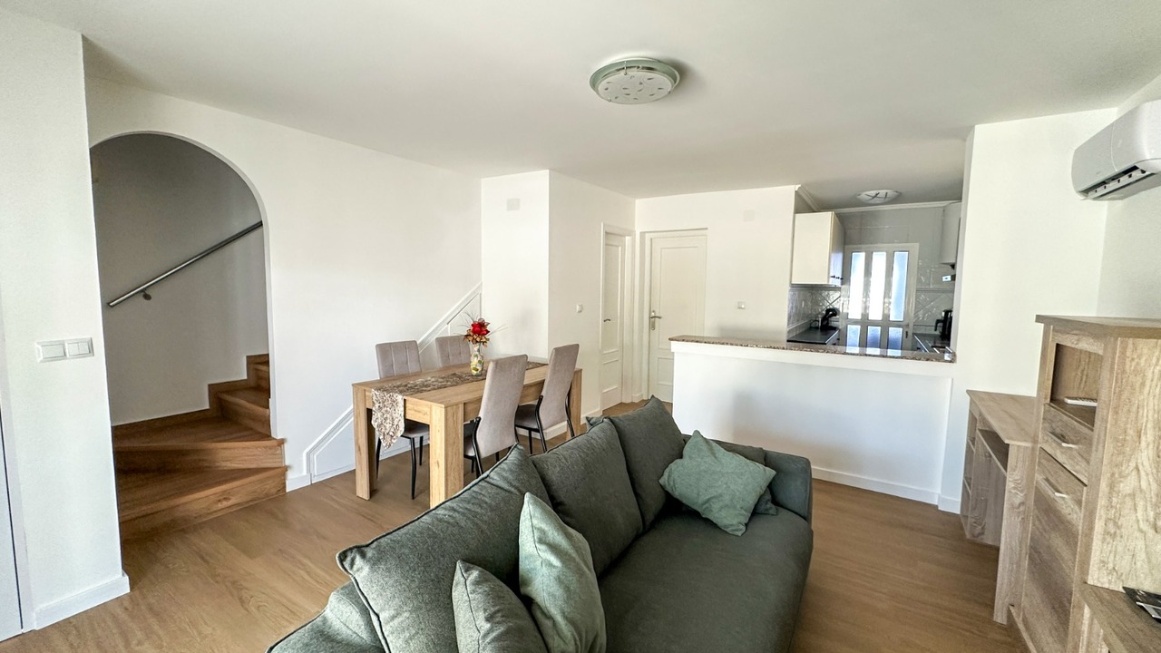 For sale - 3 Bedroom 2 Bathroom Villa in Villamartin - Costa Blanca  - Alicante