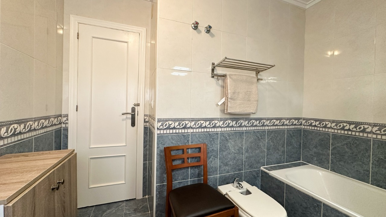 For sale - 3 Bedroom 2 Bathroom Villa in Villamartin - Costa Blanca  - Alicante