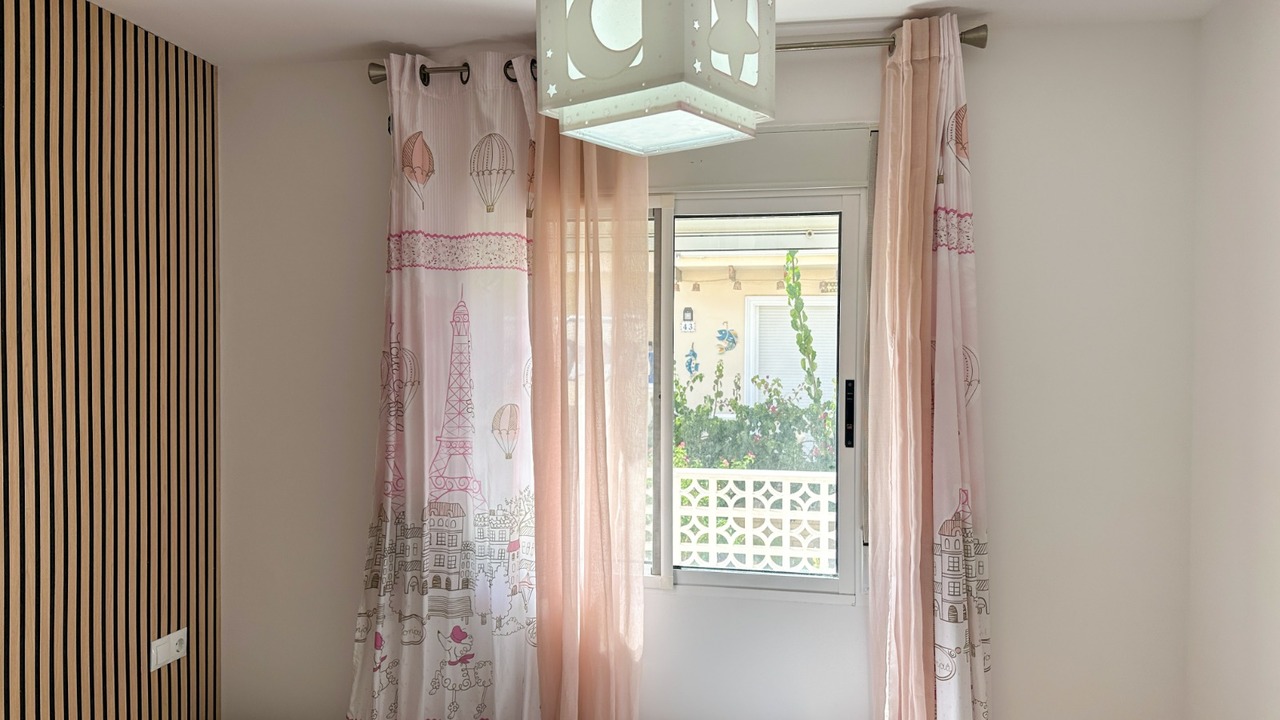 For sale - 3 Bedroom 2 Bathroom Villa in Villamartin - Costa Blanca  - Alicante