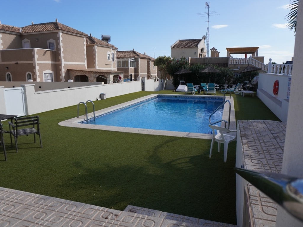 3 Bedroom 2 Bathroom Villa in Villamartin