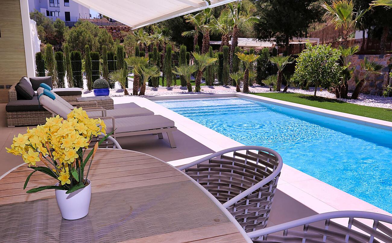 For sale - 4 Bedroom 3 Bathroom Villa in Orihuela - Las Colinas Golf  - Alicante