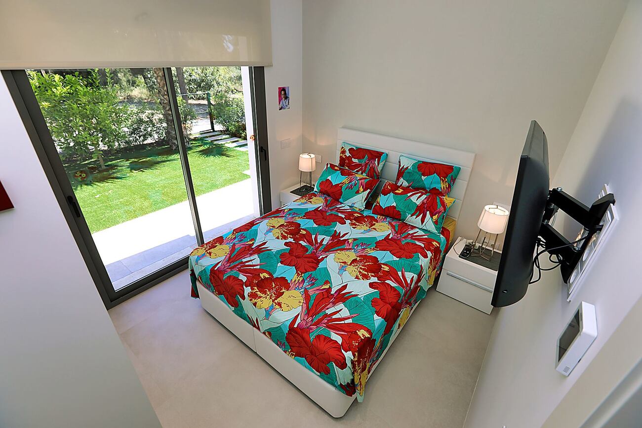 For sale - 4 Bedroom 3 Bathroom Villa in Orihuela - Las Colinas Golf  - Alicante