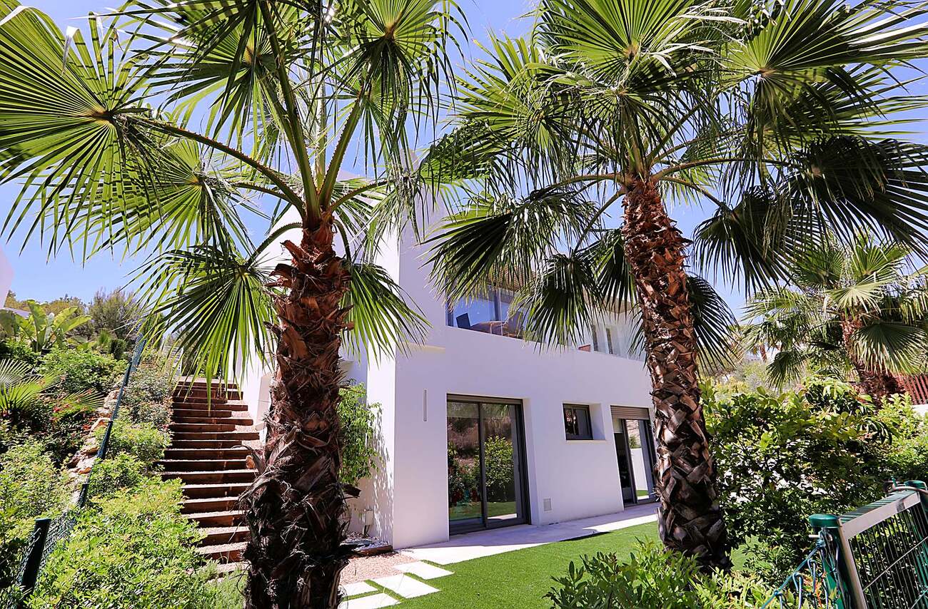 For sale - 4 Bedroom 3 Bathroom Villa in Orihuela - Las Colinas Golf  - Alicante